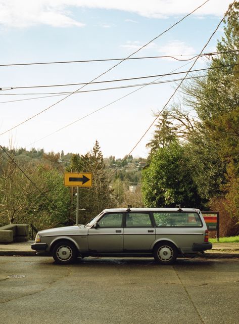 Station Wagon Aesthetic, Old Volvo Cars, Old Beat Up Car, Suburban Car Aesthetic, Old Volvo Aesthetic, Volvo Aesthetic, Volvo 240 Wagon, Cinestill 400d, Old Volvo