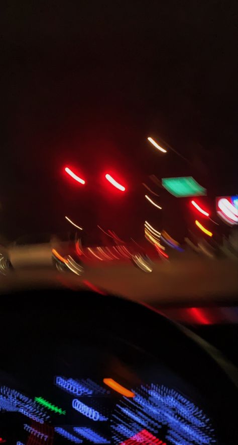 Blurred Car Aesthetic, Late Night Speeding, Blur Cars Aesthetic, Blurry Y2k Wallpaper, Night Drive Wallpaper, Blur Pics, Blurred Pics, Blurred Wallpaper, Drained Wallpaper