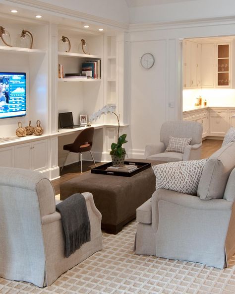 Carmiña Roth Interiors, LLC on Instagram: “A Hamptons family room in neutral tones with custom upholstery and a gorgeous rug from @hollandandsherryinteriors. #carminarothinteriors .…” Hamptons Family Room, Built In Shelves Living Room, Greenwich Connecticut, Living Room Wall Units, Living Room Built Ins, Desk In Living Room, Built In Desk, Residential Interior Design, East Hampton