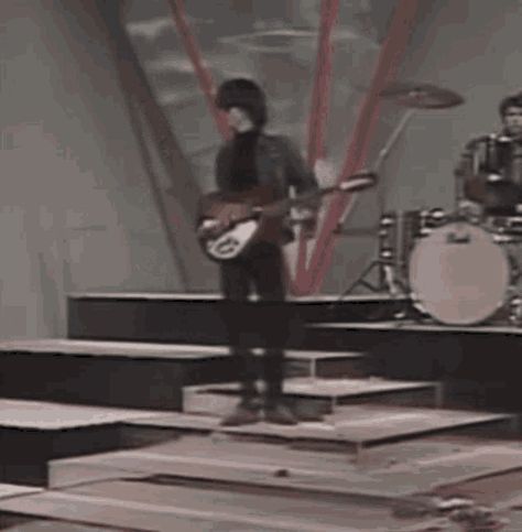 The Smiths Johnny Marr GIF - The Smiths Johnny Marr 80s - Discover & Share GIFs Andy Rourke, Mike Joyce, The Smiths Morrissey, Johnny Marr, 80s Bands, British Invasion, The Smiths, Charming Man, Axl Rose