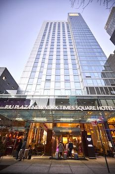 Top 20 best hotels in New York, New York, United States Of America - Reservations.com Plaza New York, Hotel Restaurant Design, New York Times Square, Manhattan Times Square, Hotel Riu, New York City Vacation, Hells Kitchen, Plaza Hotel, Greenwich Village