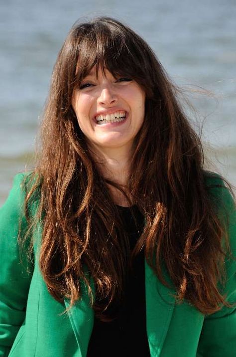 Charlotte Le Bon, Hair Inspiration, Long Hair, Bangs, Fashion Inspo, Hairstyles, Long Hair Styles, Lifestyle, Hair Styles