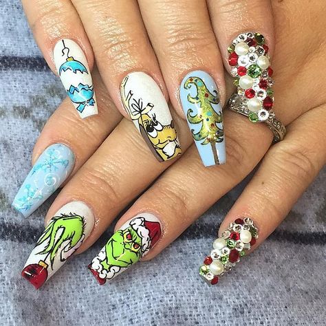 25 Grinch-Inspired Nail Art Ideas That Are Wickedly Festive: Aside from Home Alone and It's a Wonderful Life, our favorite Christmas movie is the classic How the Grinch Stole Christmas. Themed Nails, Colorful Nail, Cute Christmas Nails, Christmas Grinch, Christmas Nail Art Designs, Holiday Nail Art, Christmas Nails Acrylic, Xmas Nails, Christmas Nail Designs