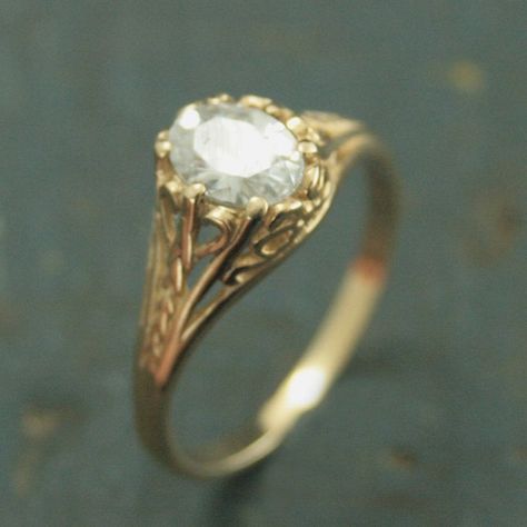 Yellow Gold Engagement Ring Vintage, Gold Engagement Ring Vintage, Antique Style Rings, Cute Engagement Rings, Yellow Gold Engagement Ring, Antique Engagement Ring, Future Engagement Rings, Oval Engagement, Palm Coast