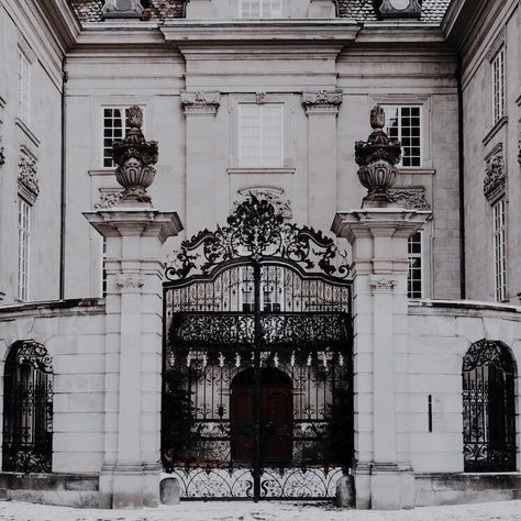 Agreste Mansion, Adrian Agreste, Cruella Deville, Miraculous Characters, Adrien Agreste, Paris Travel, Old Art, Dream Destinations, Book Aesthetic