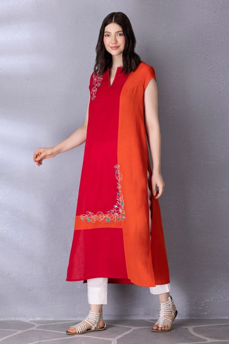 Shop for these amazing collections of Red Cotton Linen Embroidered Floral Colour Block Tunic With Pant For Women by Tanu Malhotra online at Aza Fashions. Mix Match Kurti Designs, Plane Clothes, Linen Kurti, Krishna Mandir, Tunic With Pants, Kurti Patterns, Pant For Women, Dye Fabric, Curvy Fashionista