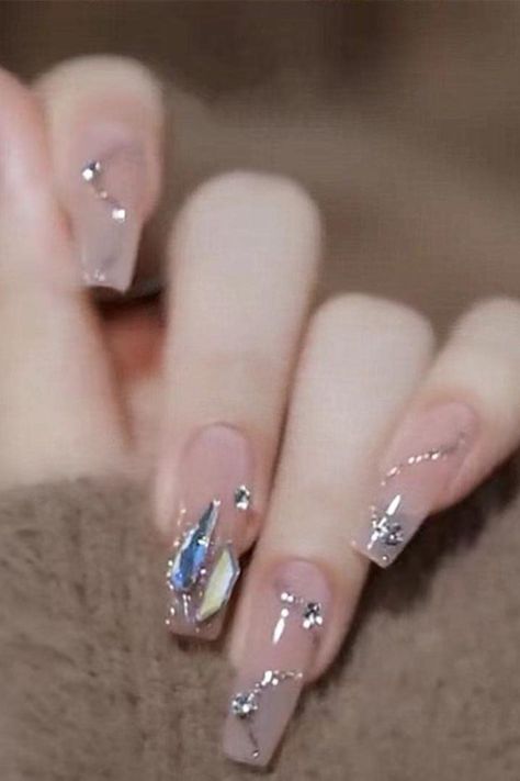 A close-up of a hand adorned with perfectly manicured pale pink nails, showcasing the classic touch this versatile hue brings to the modern woman, enhancing her polished and put-together appearance. Full Cover Nail Tips, Nail Tip Designs, Nails Nude, Nagel Tips, Coffin Press On Nails, Party Nails, Ballerina Nails, Fake Nail, Nail Length