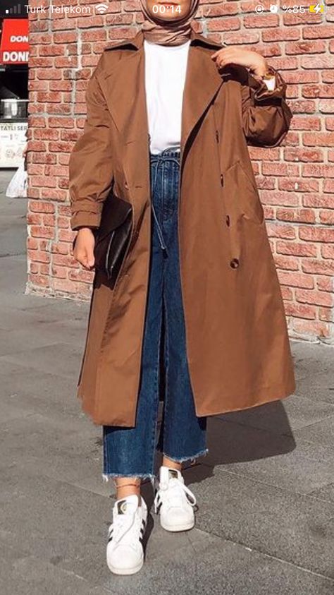 Brown Hijabi Outfits, Brown Trench Coat Outfit, Fashion Hijab Style, Hijab Fashion Summer, Modern Hijab Fashion, Trendy Shirt Designs, Muslim Outfits Casual, Hijab Style Casual, Hijabi Fashion Casual