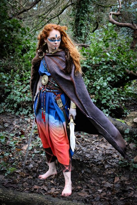 Cloak in the wind, Celtic warrior Celtic Warrior Woman Costume, Celtic Warrior Costume, Celtic Druid Costume, Celtic Costume Woman, Celtic Clothing Women, Ancient Celtic Clothing, Celtic Woman Aesthetic, Boudicca Costume, Celtic Female Warrior