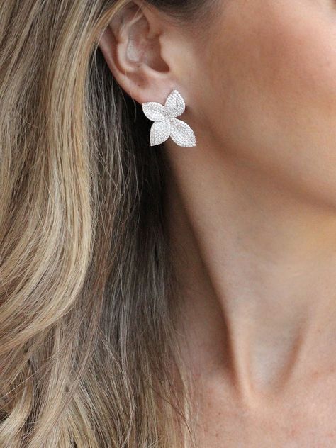 Gold Ear Jacket, Wedding Earrings Drop, Luxe Jewelry, Wedding Jewellery Collection, Bride Earrings, Hair Back, Versatile Jewelry, Best Jewelry Stores, Floral Fashion