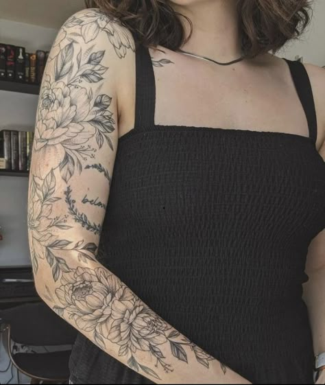 Mixed Style Tattoo, Botanical Tattoo, Mix Style, Friend Tattoos, Love Tattoos, Piercing Tattoo, Tattoos And Piercings, Flower Tattoo, Sleeve Tattoos