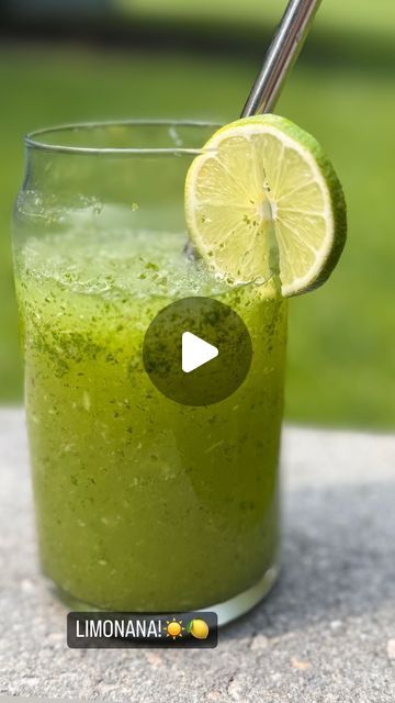 RUHAMA SHITRIT on Instagram‎: "LIMONANA- FROZEN MINT LEMONADE!🍋
Slushy drink with lemon and fresh mint flavors that will be your new favorite! SO GOOD😍
This is one of my family’s favorite drinks!☀️
Follow @ruhamasfood for more.
RECIPE BELOW 
.
לימונענע גרוס!
מתכון בתגובות🍋
.
Recipe:
Ingredients-
4 small lemons, cut to halves 
1 lime, cut to half
Bunch of fresh mint leaves
6 cups of crushed ice 

Sugar syrup ingredients-
2 tablespoons of light brown sugar 
1 cup of boiling water 
In a small bowl put the sugar and boiling water, stir and let it cool a bit. 

Method-
1. In a blender place the mint leaves, sugar syrup and crushed ice. 
2. Squeeze the lemons and the lime with a lemon squeezer into the blender. 
3. Process it for about 1-2 minutes until it gets a slushy texture. 
4. Pour it i Lemon Mint Drink, Lemon Slush, Mint Lemonade Recipe, Slushy Drinks, Mint Drink, Lemon And Mint, Scd Diet, Lime Sorbet, Mint Lemonade