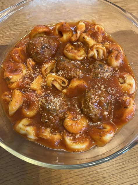 Cheese Tortellini with Homemade Meatballs - Easy DIY Recipes Tortellini And Meatballs, Baked Clams Oreganata, Homemade Meatballs Easy, Homemade Meatballs Recipe, Cheesy Tortellini, Sausage Ragu, Vegetarian Substitutes, Vegetarian Meatballs, White Bean Soup Recipes