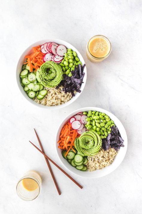 These Quinoa Sushi Bowls with Orange Miso Dressing are gluten free, oil free, and great for vegan meal prep! #sushi #sushibowl #vegansushi #quinoa #plantbased #vegan #buddhabowl #quinoabowl #mealprep via frommybowl.com Sushi Bowl Meal Prep, Eating The Rainbow, Bowl Meal Prep, Sushi Bowls, Sushi Bowl, Vegan Sushi, Miso Dressing, Cake Vegan, Vegan Meal Prep