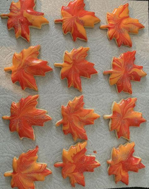 Leaf Cookies Decorated, Royal Icing Leaves, Icing Leaves, Fall Leaf Cookies, Leaf Cookies, Decorating Cookies, Thanksgiving Cookies, Fall Cookies, Fancy Cookies