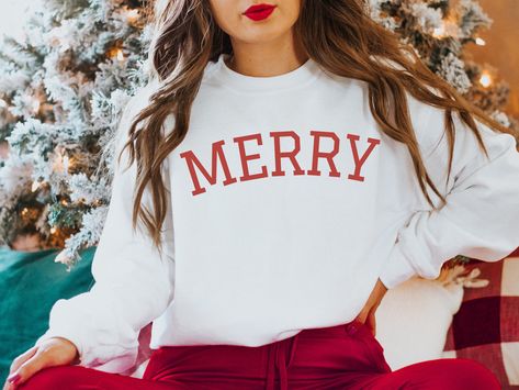 Holly Jolly Vibes, Santa Tee, Bride Sweatshirt, Christmas Party Shirts, Christmas Crewneck, Football Sweatshirt, Bride Shirts, Sweatshirt Christmas, Cozy Sweatshirts