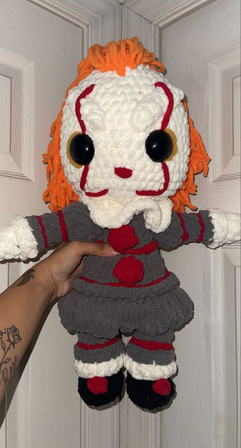 Crochet Pennywise, Pennywise 2017, Crochet Stuffy, Boo Basket, Halloween Crochet Patterns, Crochet Inspo, Felt Patterns, Crochet Tapestry, Hello Kitty Plush