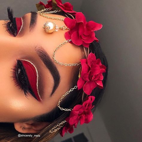 BURGUNDY ❤️🍂 Day 1 of my fall/Halloween theme 🥰 ————————————————— Lashes: @lamorelashes Style ‘Elenora’ dc - Melissa #ad  Brows:… Cool Face Makeup, Red Eyeshadow Makeup, Red Eyeshadow Look, Quinceanera Makeup, Make Up Gold, Gold Makeup Looks, Red Eye Makeup, Drag Make-up, Beginners Eye Makeup