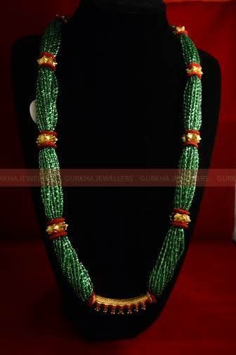 Naugedi tilhari Nepalese Jewelry, Nepal Jewelry, Nepali Jewelry, Simple Beaded Necklaces, Black Beads Mangalsutra, Antique Gold Jewelry Indian, Gold Chain Design, Jewelry Set Design, Beaded Necklace Designs