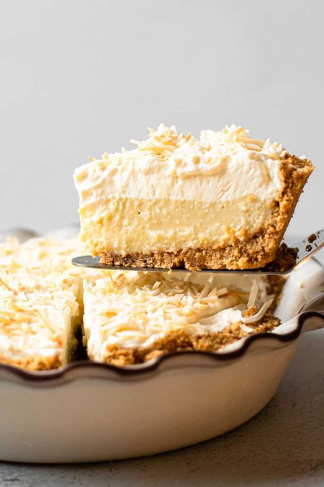 Pie Coconut Cream, Triple Coconut Cream Pie, Pie Coconut, Best Coconut Cream Pie, Coconut Cream Pie Recipes, Coconut Tart, Coconut Pudding, Coconut Pie, Coconut Desserts