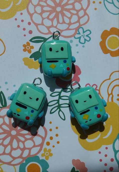 Adventure Time Gift, Easy Clay Sculptures, Kpop Ideas, Coil Pottery, Clay Keychain, Clay Diy Projects, Tanah Liat, Cute Polymer Clay, Clay Art Projects