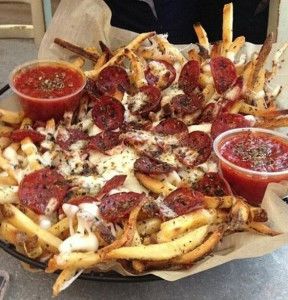 Pizza Fries Recipe – Scott Roberts Hot Sauce, BBQ and Spicy Food Blog Pizza Fries Recipe, Sauce Packaging, Pizza Fries, Fries Recipe, Good Eat, Corn Dogs, Food Goals, Deilig Mat, A Pizza