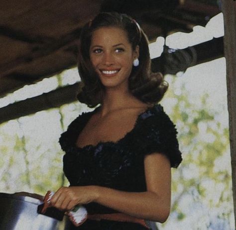 Vintage Hairstyles Tutorial, Arthur Elgort, Haute Hair, Glamorous Hair, 90s Hairstyles, Christy Turlington, Vintage Hairstyles, Pretty Hairstyles, Fall Hair