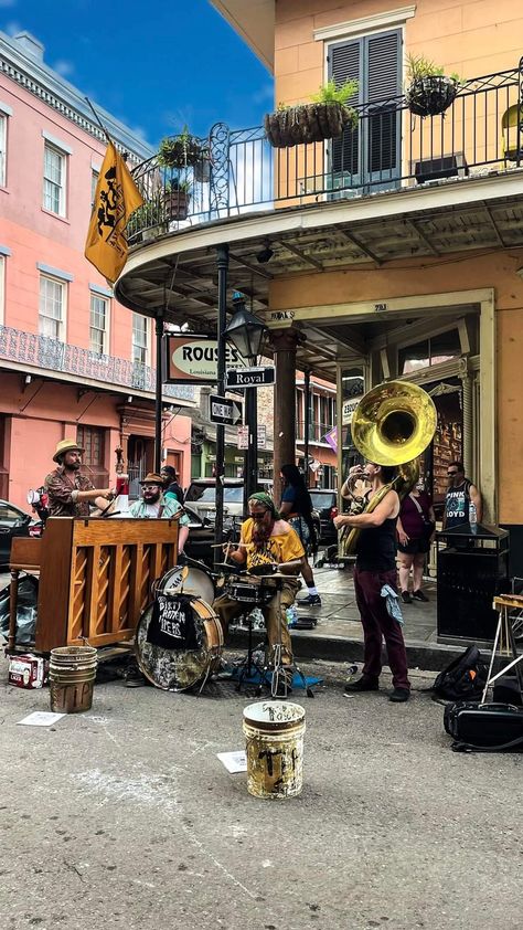 Superdome New Orleans, New Orleans Photo Ideas, New Orleans Instagram Pictures, New Orleans Aesthetic French Quarter, Nola Aesthetic, Fccla Ideas, New Orleans Aesthetic, Invisible Sister, Playlist Vibes