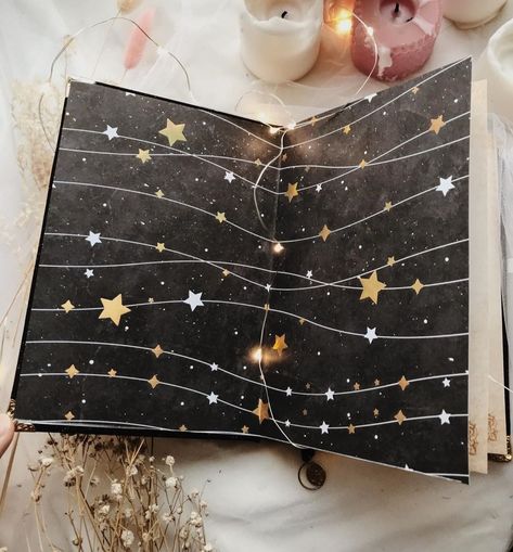 Journaling Design Ideas, Celestial Journal Ideas, Space Scrapbook Ideas, Astronomy Journal Ideas, Journal Simple Design, Moon Journal Ideas, Journal Painting Ideas, Scrapbook Journal Ideas Creative, Diary Ideas Creative