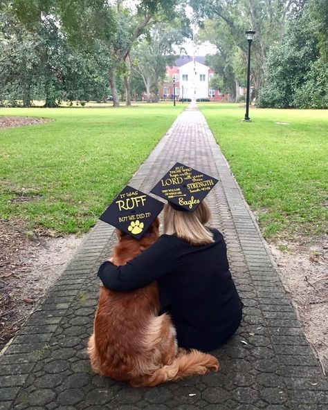 Dog Graduation Party, Graduation Photoshoot With Dog, Vet School Graduation Party Ideas, College Graduation Pictures With Dog, Dog Graduation Pictures, High School Graduation Pictures, Senior Year Pictures, Graduation Pic Ideas, Nursing Graduation Pictures