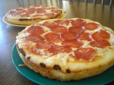 Pizza Hut Original Pan Pizza Recipe | Yummly Personal Pan Pizza, Think Food, Pan Pizza, Chapati, Pizza Hut, Breadsticks, Yummy Yummy, Deep Dish, Pizza Crust