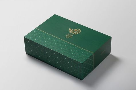 Batik Packaging Design, Sweet Box Packaging Design, Mailer Box Design, Packing Box Design, Sweet Box Packaging, Luxury Box Design, Jewelry Gift Packaging, Sweet Box Design, Luxury Box Packaging