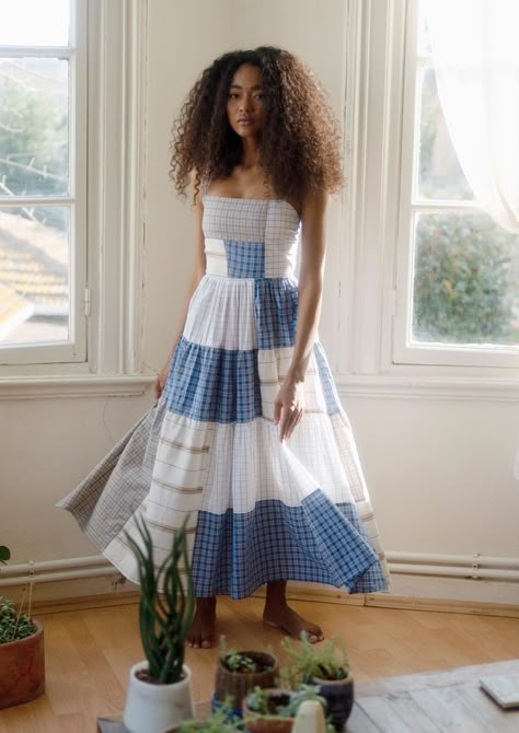 16 Zero Waste Clothing Brands for a Sustainable Closet — Sustainably Chic Flowy Dress Casual Midi, Gathered Top Dress, Cute Dresses Cotton, Tired Dress Outfit, Patchwork Dress Diy, Cotton Dress Ideas, Blue White Outfit, Summer Flowy Dress, Flowy Outfit