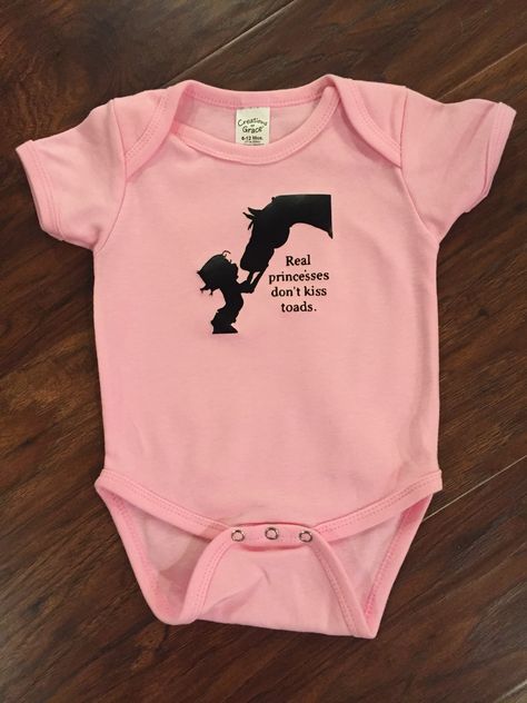 Baby Onsies Ideas, Onsies Ideas, Horse Onesie, Cricut Iron On Vinyl, Baby Clothes Country, Fox Baby Shower, Western Baby, Western Babies