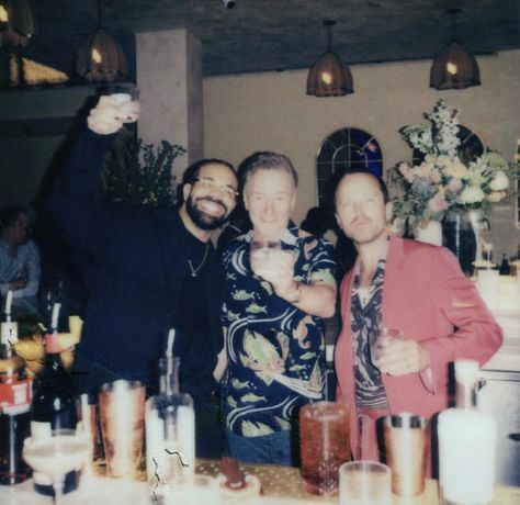 Bryan Cranston And Aaron Paul, Walter White Jesse Pinkman, Breaking Bad Cast, Drake's Birthday, Country Club Aesthetic, Drizzy Drake, Drake Drizzy, Aaron Paul, Bryan Cranston