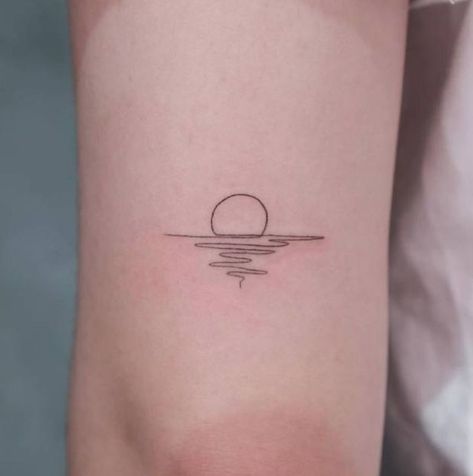 Line Sunset Tattoo, Sunset Tattoo Minimalist, Sunset Line Art, Sunset Tattoo, Sunset Tattoos, Tattoo Minimalist, Sea Sunset, Line Art Tattoos, Continuous Line