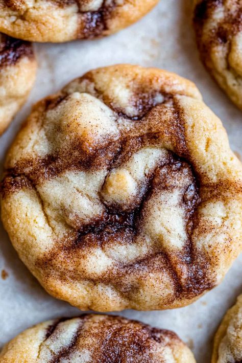 Cinnamon Roll Sugar Cookies, Quick Cookies Recipes, Quick Cookies, Cinnamon Roll Cookies, Quick Dessert, Rolled Sugar Cookies, Cinnamon Cookies, Roll Cookies, Easy Cinnamon