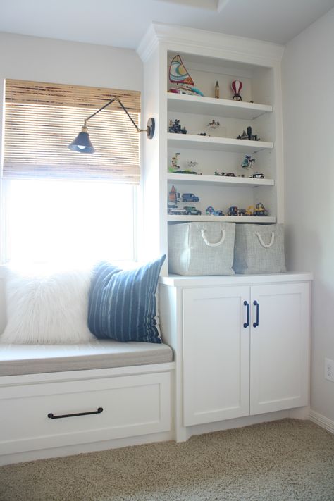 Playroom Makeover with Built Ins, playroom organization, toy storage ideas, lego display, built in bookcase window seat Built In Window Seat, Playroom Makeover, Baby Toy Storage, Bedroom Built Ins, Window Seat Storage, Lego Display, Window Seats, Playroom Storage, Playroom Organization