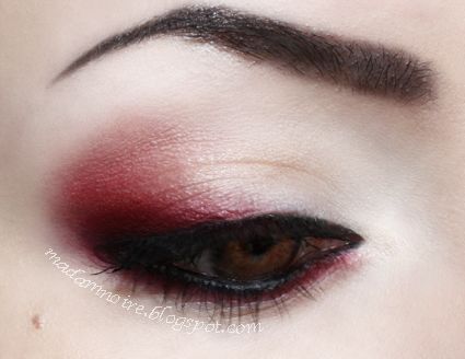 Red White And Black Makeup Looks, Black And Red Emo Makeup, Red And Black Grunge Makeup, Red Black And White Makeup, Red Black White Makeup, Red Hooded Eye Makeup, Black Red Eye Makeup, Red Emo Makeup, Red Themed Makeup