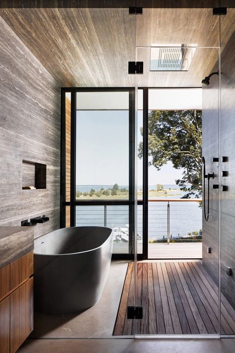 Floating Bathtub, Black Travertine, House In The Hamptons, Teak Floor, Hamptons Modern, Modern Architects, Hamptons House, Bathroom Inspiration Decor, Bathroom Design Luxury