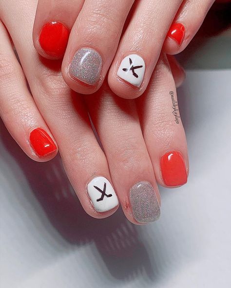 Hockey Nails Designs, Hockey Nails, Pretty Fingers, Cute Nail Colors, Hockey Gear, Holo Nails, Hockey Game, Hockey Games, Gel Manicure