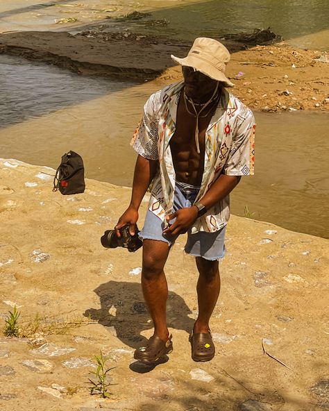 Male Vacation Aesthetic, Men Island Outfit, Carribean Vacation Outfits Men, Island Outfits Men, Vacation Fits Men, Black Men Vacation Outfits, Summer Asethic, Outfit Voyage, Carribean Vacation Outfits