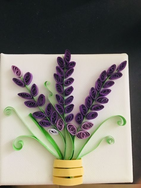 Quilling and canvas Bee Book, Elements Canva, Keyword Elements Canva, Quilling Craft, Quilling Flowers, Paper Quilling Designs, Quilling Patterns, Quilling Cards, Quilling Designs