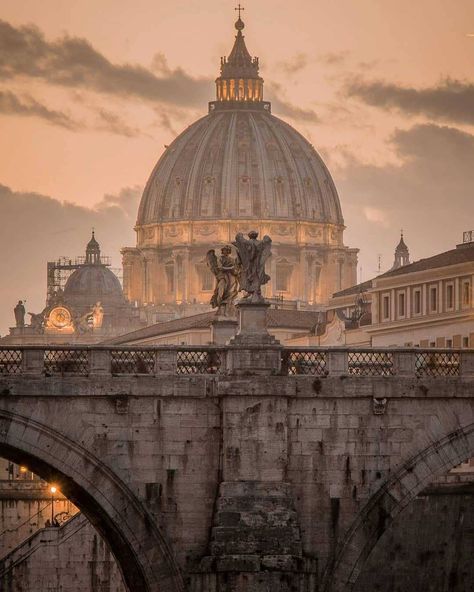 🅒 🅞 🅝 🅖 🅡 🅐 🅣 🅤 🅛 🅐 🅣 🅘 🅞 🅝 🅢 🙏Please visit his/her beautiful gallery🙏 ▬▬▬▬▬▬▬▬▬▬▬▬▬▬▬▬▬▬▬ 👉 PHOTOGRAPHE Rome Italy Aesthetic, Istoria Artei, Italy Aesthetic, Rome Travel, 판타지 아트, City Aesthetic, Best Places To Travel, Beautiful Architecture, Rome Italy