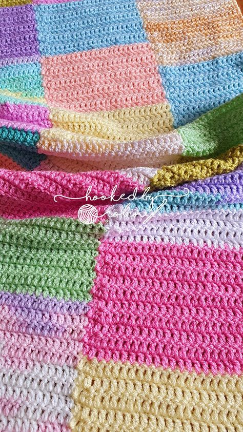 How to Crochet Strips Together AS YOU GO — Hooked by Robin Strip Blanket, Crochet Granny Square Free Pattern, Flower Design Ideas, Crochet Triangles, Granny Square Free Pattern, Joining Crochet, Hooked By Robin, Joining Crochet Squares, Crochet Patchwork Blanket