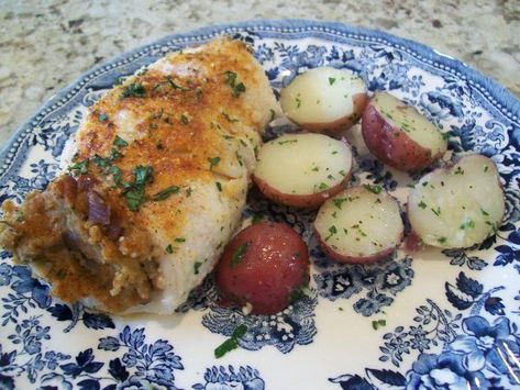 Baked Stuffed Sole | Farmer's Daughter | Sole recipes, Sole fillet recipes, Seafood recipes Sole Fillet Recipes, Stuffed Sole, Sole Recipes, Easy Stuffing Recipe, Sole Fish, Fish Recipes Baked, Shellfish Recipes, Fish Recipes Healthy, Fish Recipe