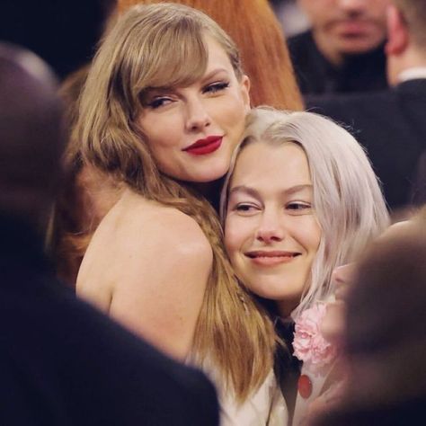 Taylor with Phoebe 😊 | Instagram Estilo Taylor Swift, Phoebe Bridgers, Swift 3, Long Live Taylor Swift, Live Taylor, Taylor Swift Pictures, Fav Celebs, Taylor Alison Swift, Music Industry