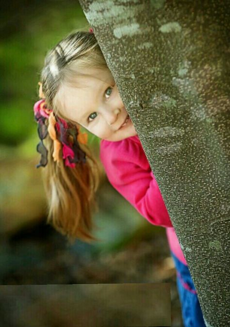 Photography Childhood, Beauty Portraits, Children Photography Poses, Toddler Photos, Tree Photo, Toddler Photography, Moments Photography, Foto Baby, Tree Photography