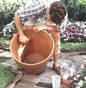 One of the simplest water features you can make is a fountain in a container, like this one. Outside Fountains, Patio Water Fountain, Ponds For Small Gardens, Diy Water Feature, How To Make Water, Diy Water Fountain, Garden Water Feature, Diy Garden Fountains, Diy Fountain