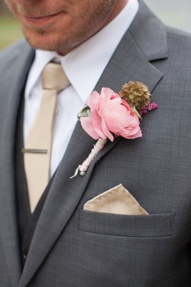 LOVE the groom's dark gray suit, gold tie and blush pink boutonniere!  ~  we ❤ this! moncheribridals.com Wedding Suits Men Grey, Pink Boutonniere, Pink And Gold Wedding, Gold Tie, Suits Men, Grey Suit, Wedding Groomsmen, Groomsmen Attire, Bridesmaids And Groomsmen